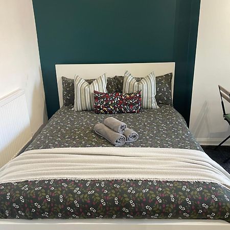 Willesden Green Rooms Лондон Экстерьер фото
