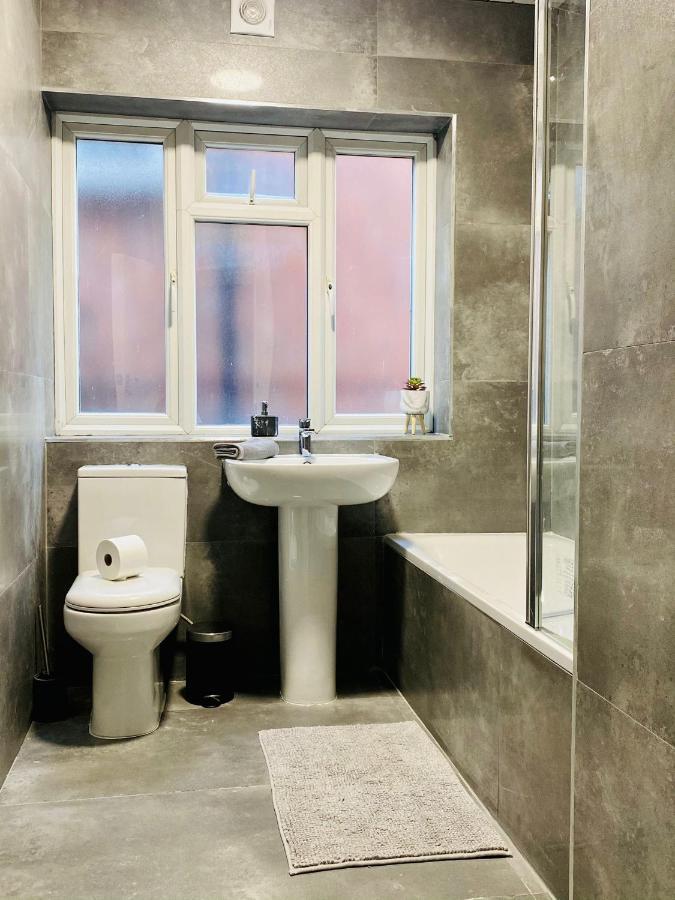 Willesden Green Rooms Лондон Экстерьер фото