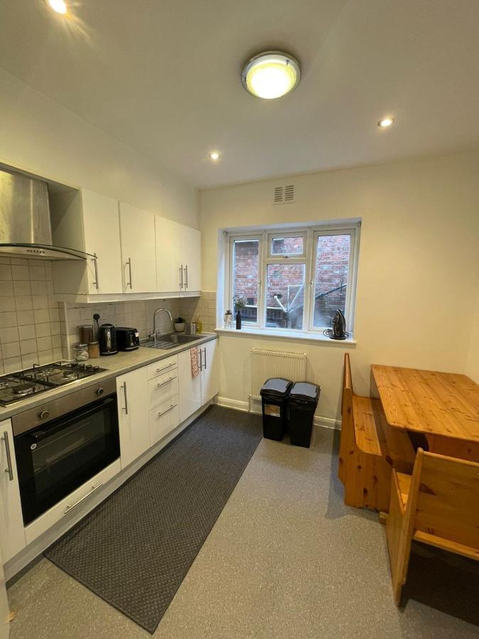 Willesden Green Rooms Лондон Экстерьер фото