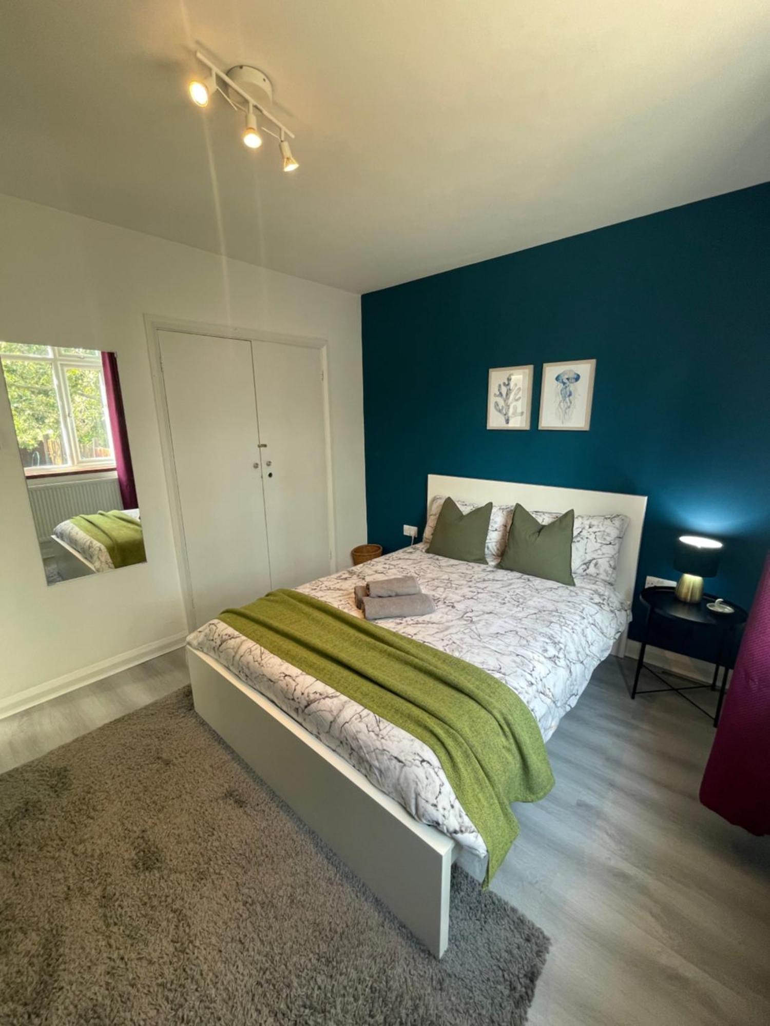 Willesden Green Rooms Лондон Экстерьер фото