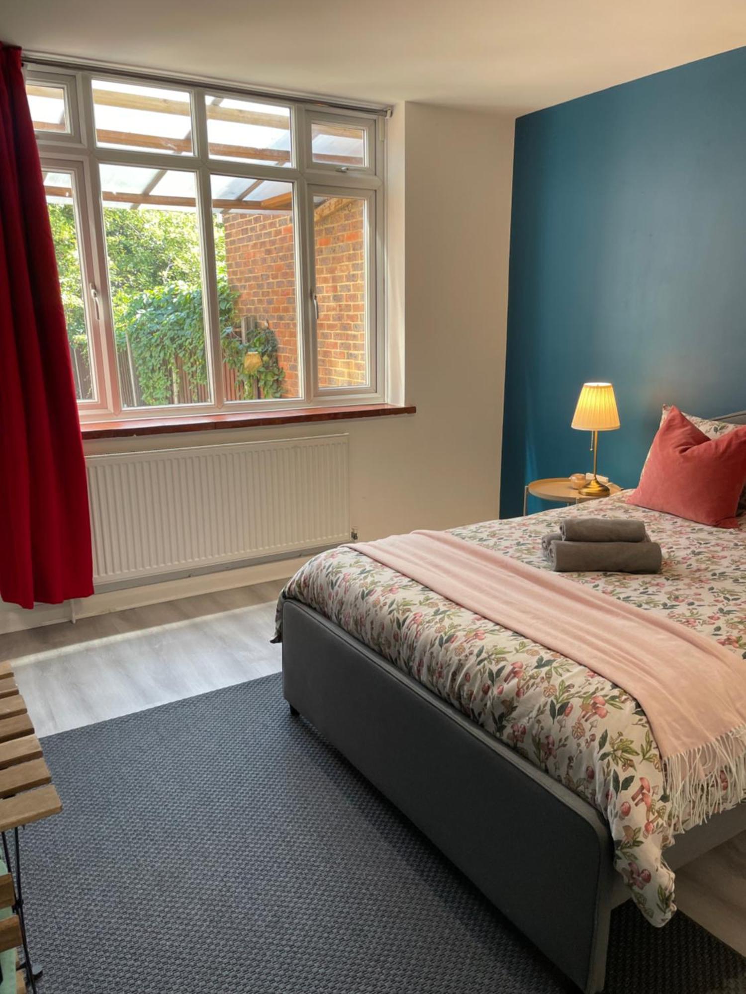 Willesden Green Rooms Лондон Экстерьер фото