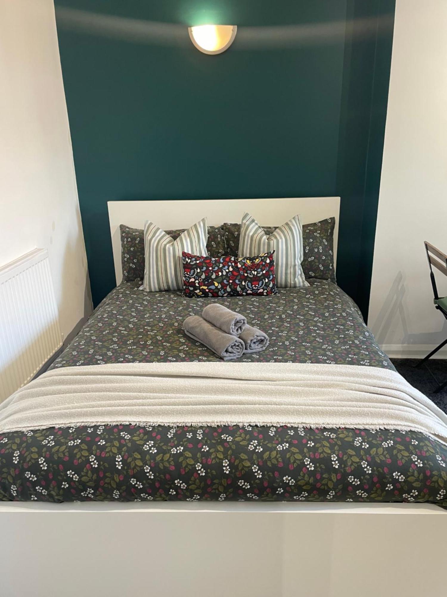Willesden Green Rooms Лондон Экстерьер фото
